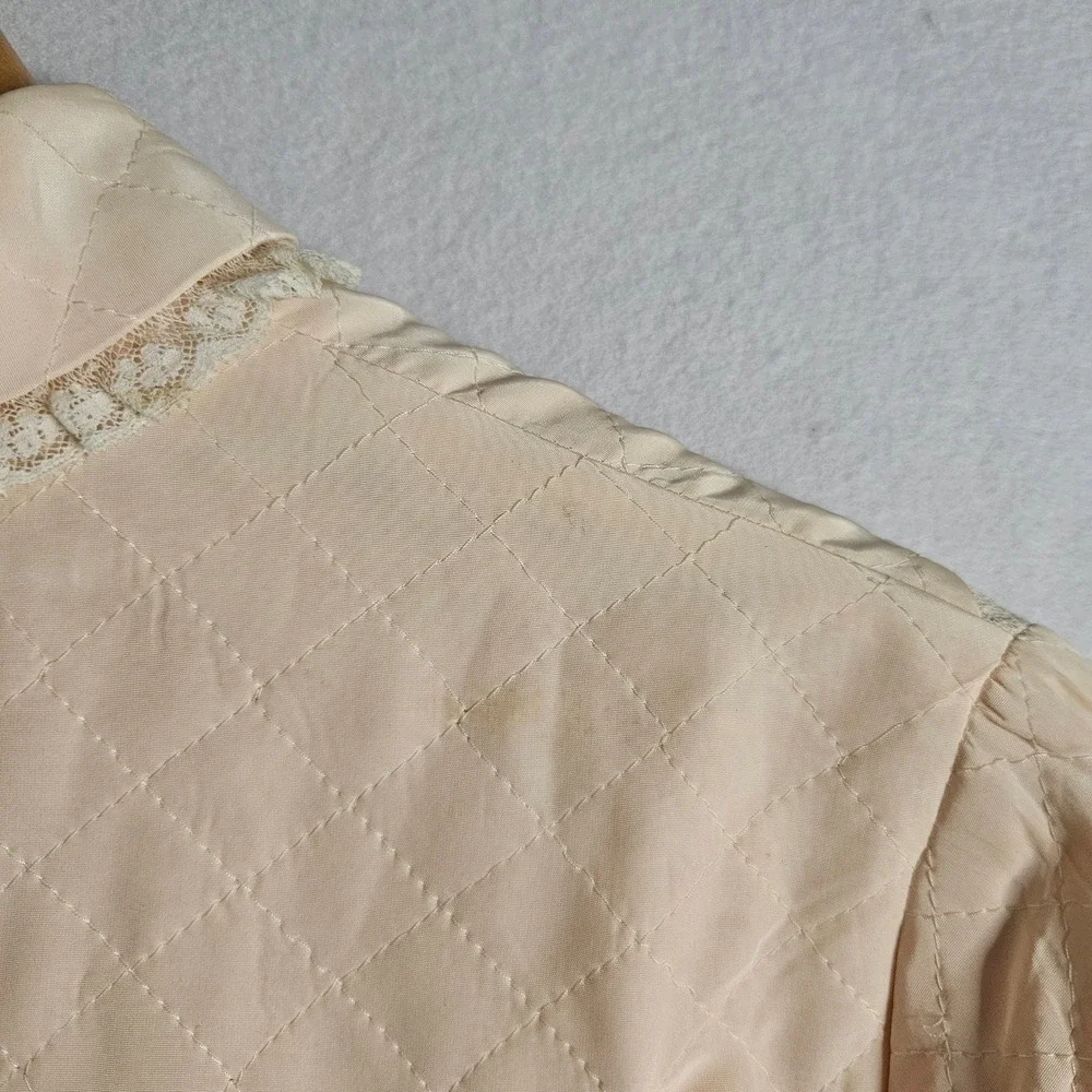Vtg Quilted Bed Jacket Peach Lace Trim Ribbon Tie Coquette Loungewear 40s‎ 50s